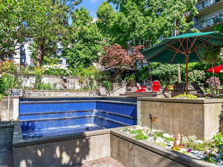 801 1500 Howe Street