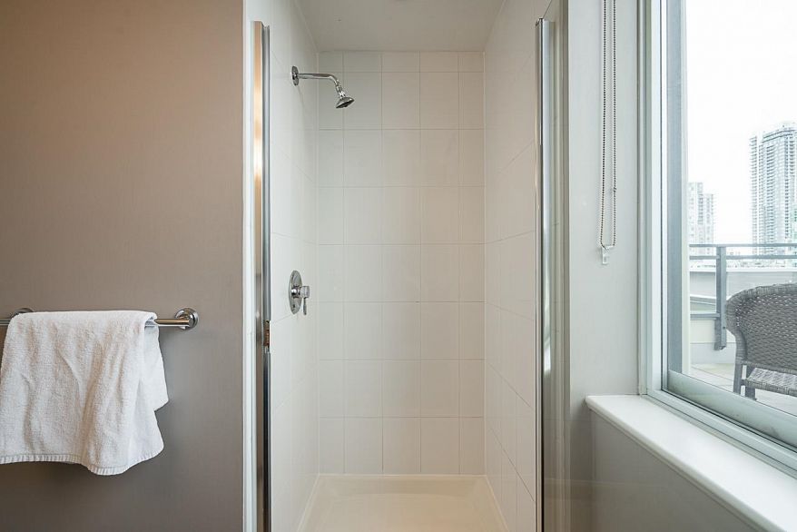 PH3 1082 Seymour Street