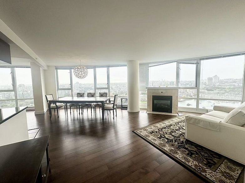 2806 1033 MARINASIDE, Vancouver BC V6Z 3A3