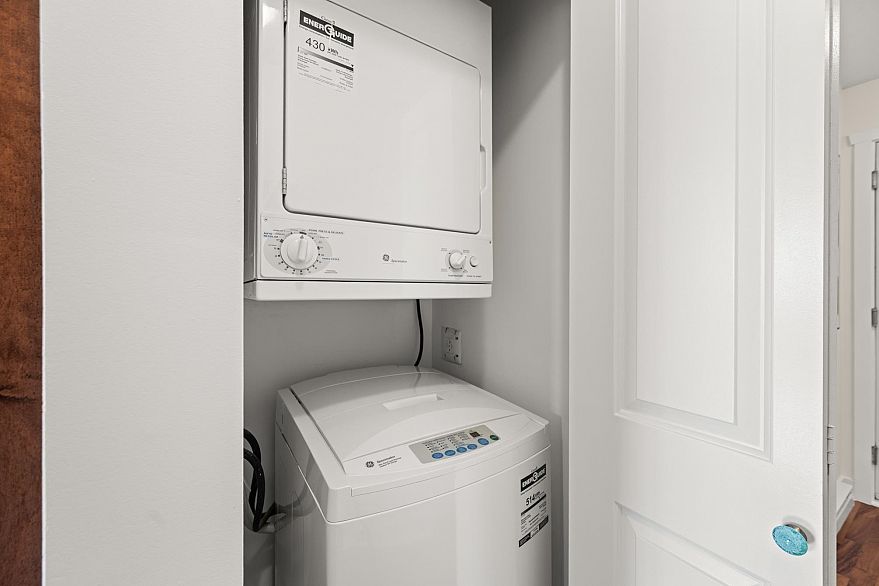 PH6 2265 E Hastings Street