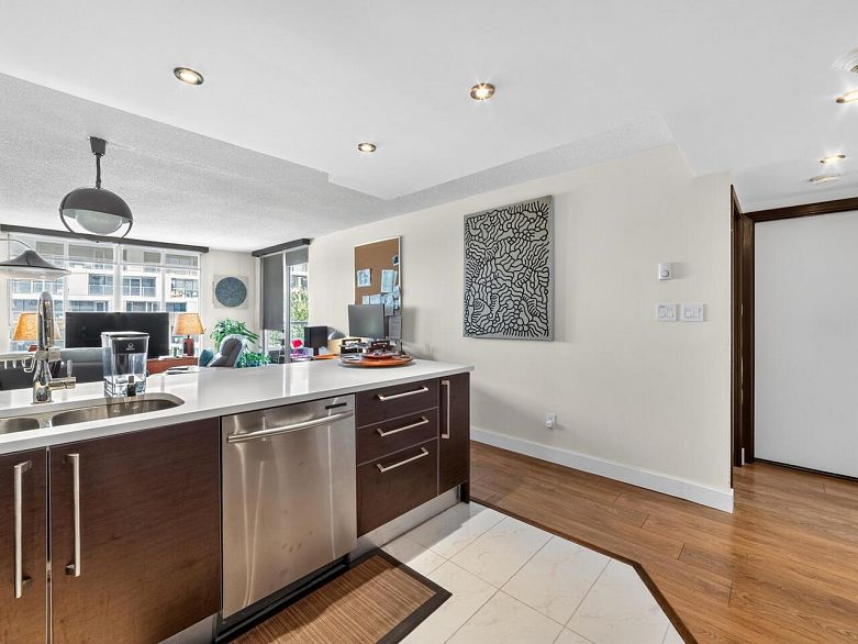 801 1500 Howe Street