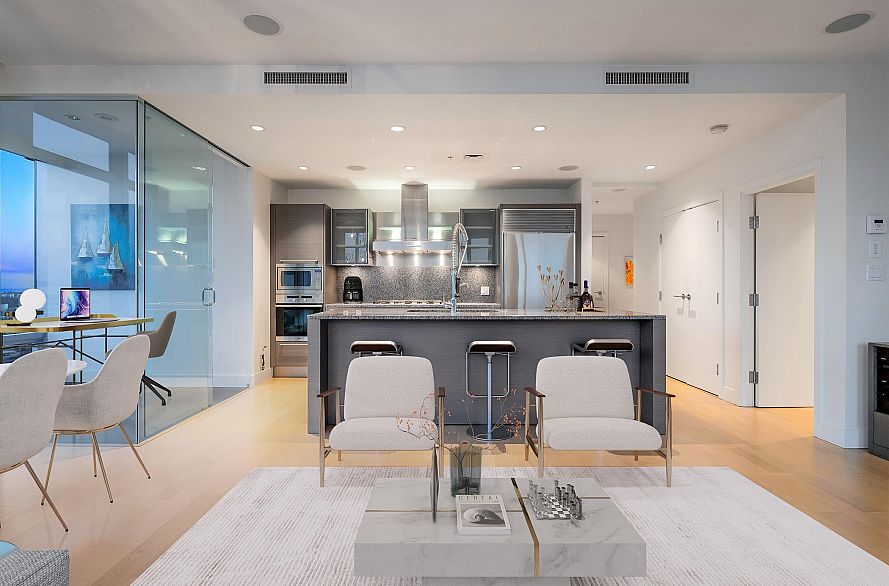 4304 1111 Alberni Street