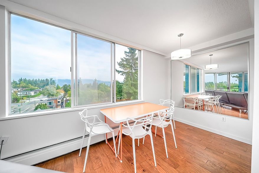 604 4691 W 10th Avenue