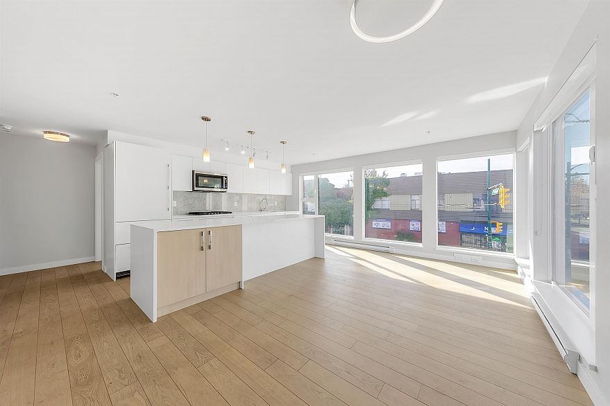 202 2508 Fraser Street