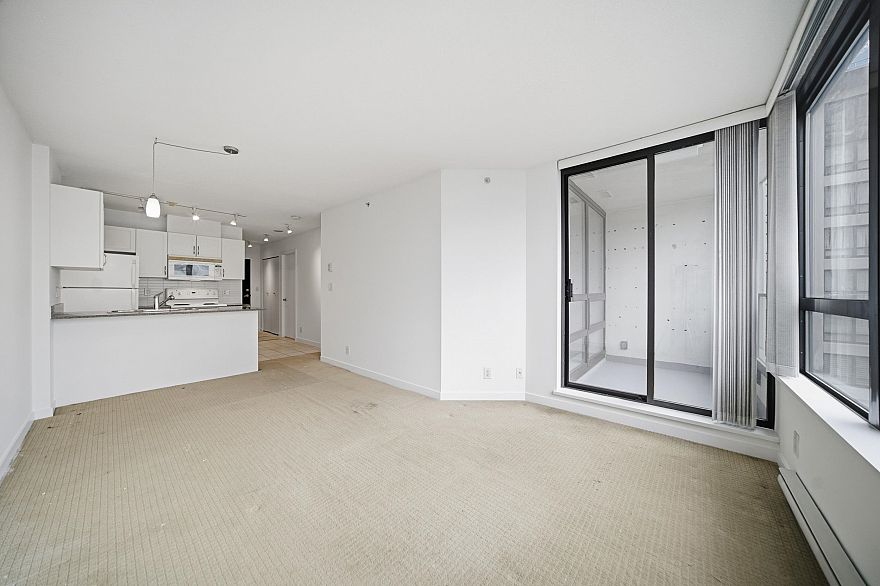 1908 938 Smithe Street