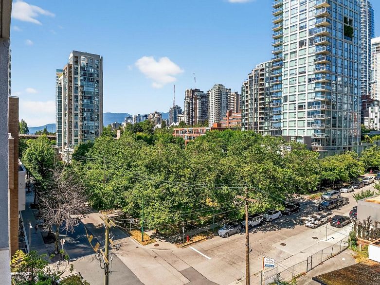 801 1500 Howe Street