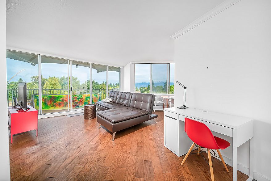 604 4691 W 10th Avenue