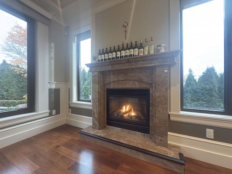 7689 Jasper Crescent