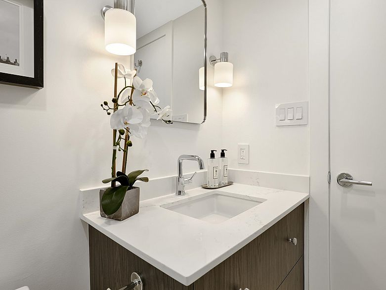 3309 939 Homer Street