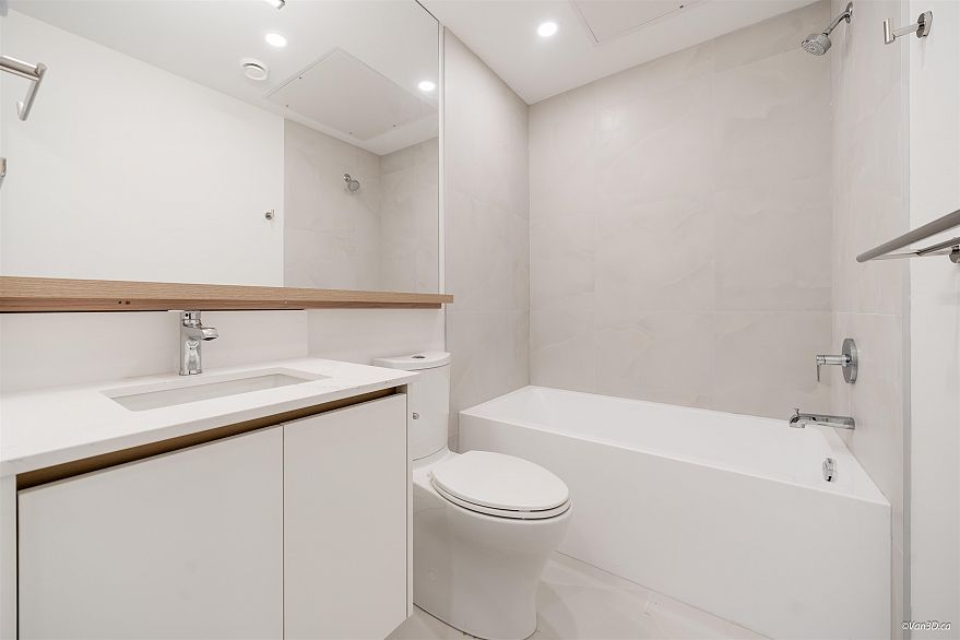 105 918 W 32nd Avenue