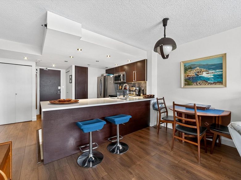 801 1500 Howe Street