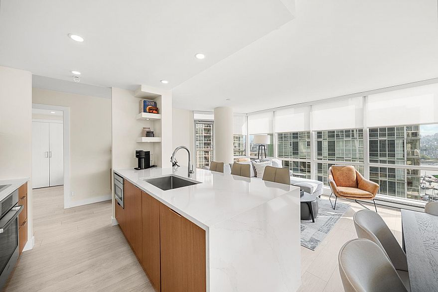 1501 193 Aquarius Mews