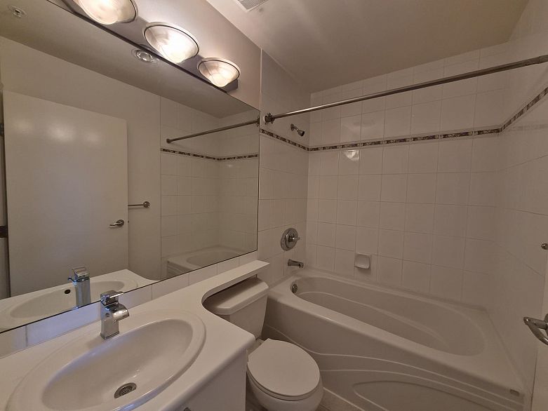 806 1239 W Georgia Street