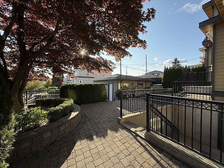 7689 Jasper Crescent