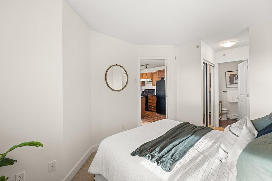 PH6 2265 E Hastings Street