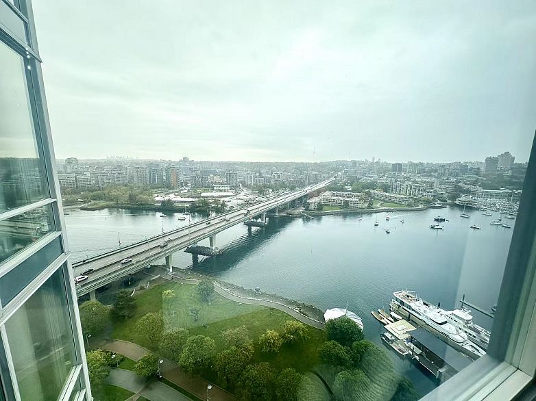 2806 1033 MARINASIDE, Vancouver BC V6Z 3A3