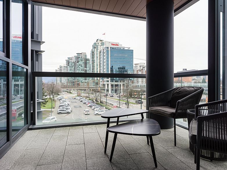 406 1601 Quebec Street