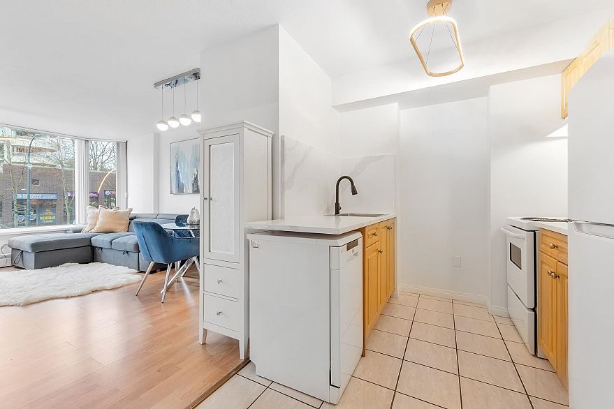 209 1330 Burrard Street