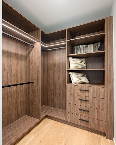 173 805 W 49th Avenue