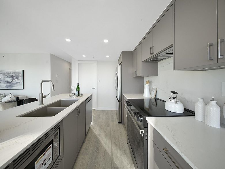 3309 939 Homer Street