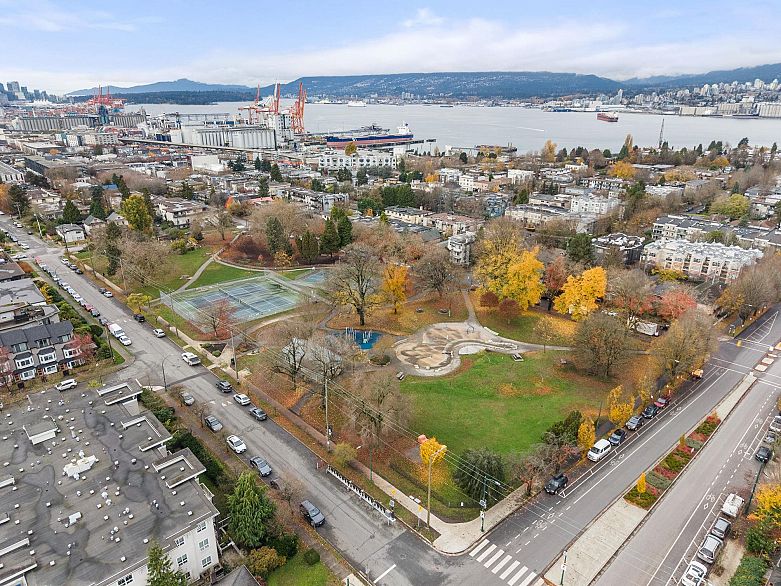 PH6 2265 E Hastings Street