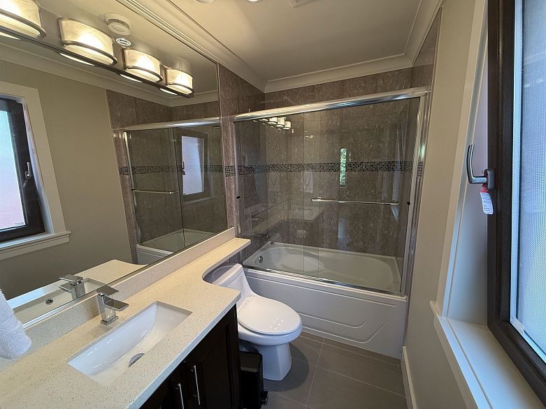 7689 Jasper Crescent