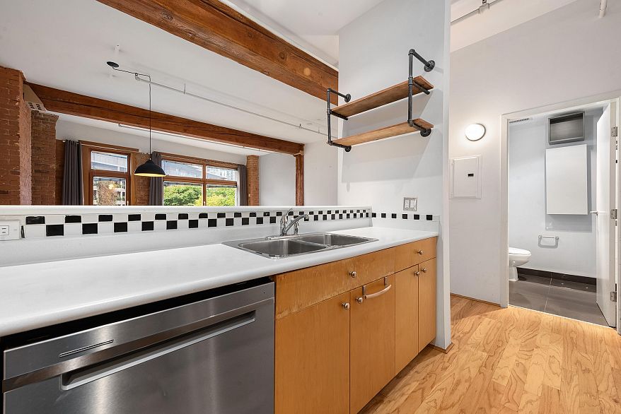 406 518 Beatty Street