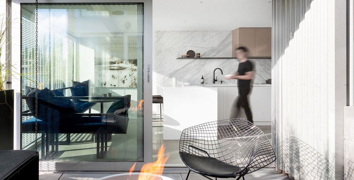 401 4387 W 10th Avenue