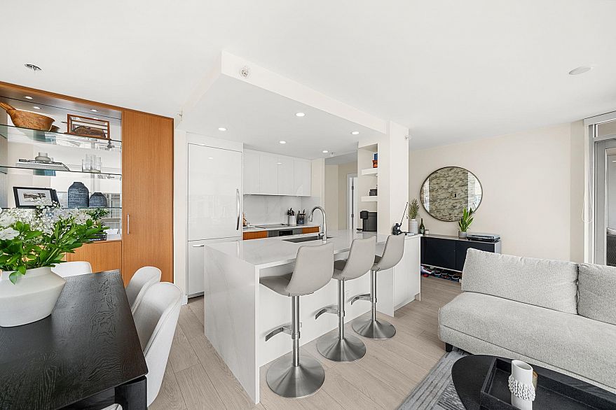 1501 193 Aquarius Mews