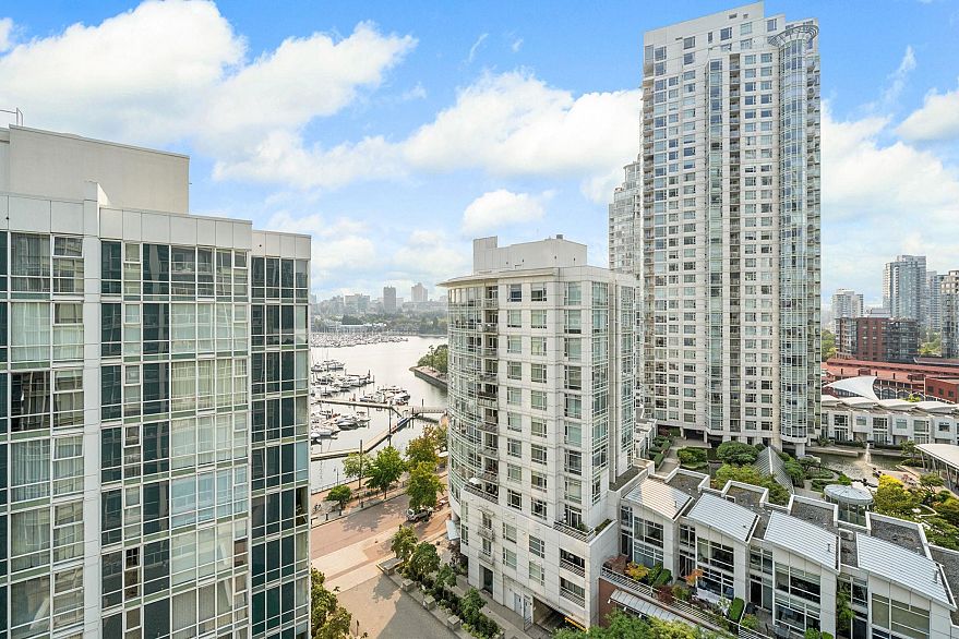 1501 193 Aquarius Mews