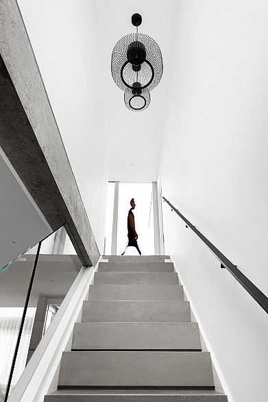 401 4387 W 10th Avenue