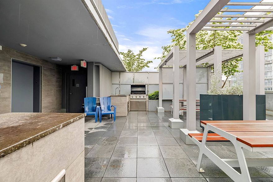 226 108 E 1st Avenue