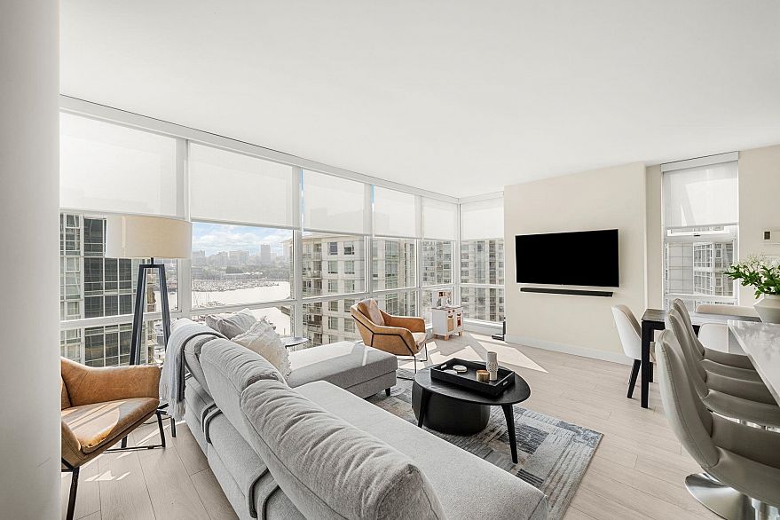 1501 193 Aquarius Mews