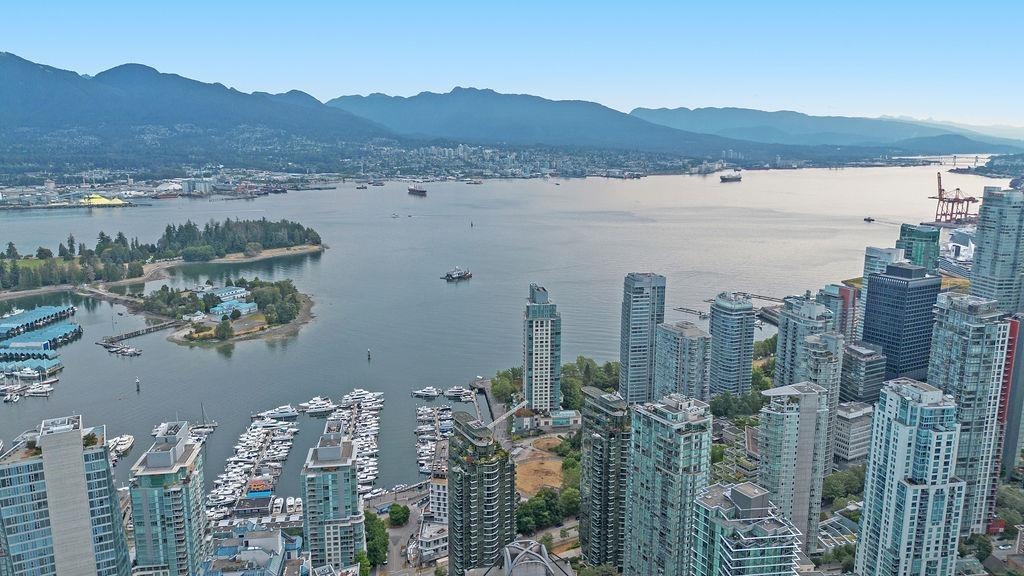 701 738 Broughton Street