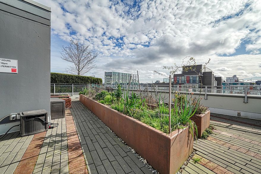 803 161 E 1st Avenue