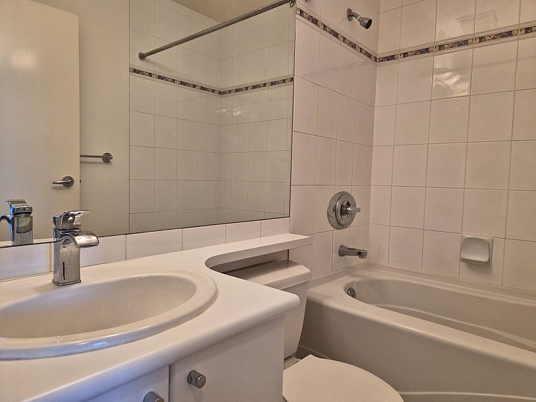 806 1239 W Georgia Street