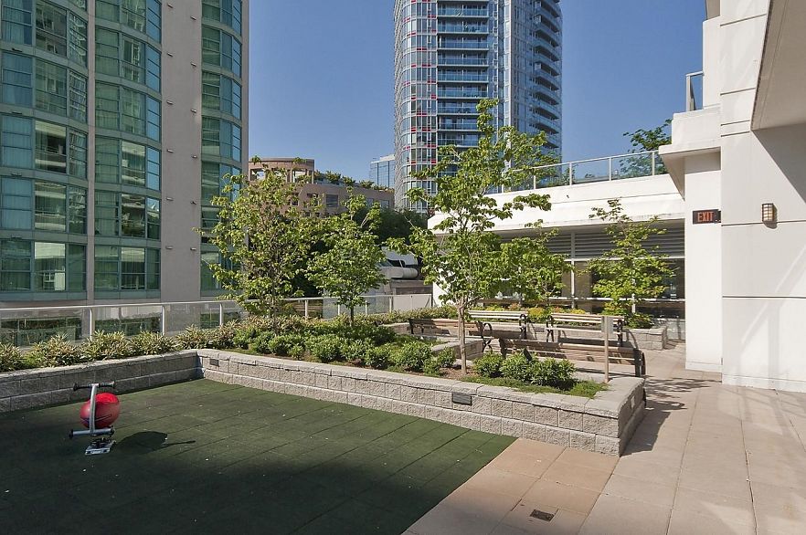 1805 821 Cambie Street