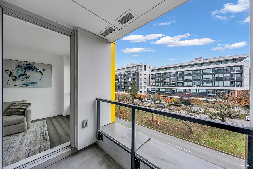 407 6328 Cambie Street