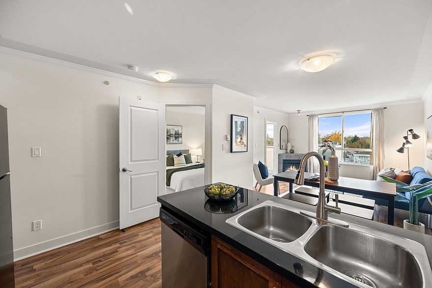 PH6 2265 E Hastings Street