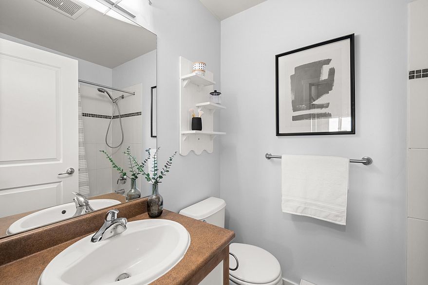 PH6 2265 E Hastings Street