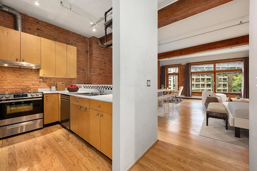 406 518 Beatty Street