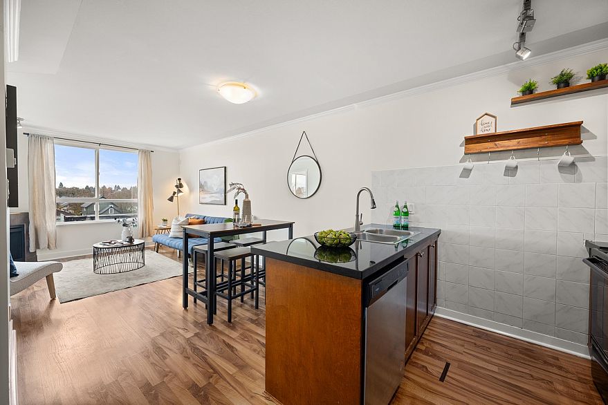 PH6 2265 E Hastings Street