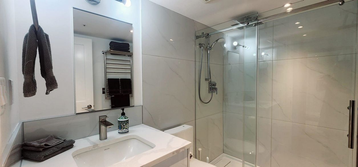 183 KEEFER PLACE, Vancouver BC V6B 0J1