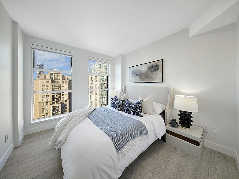 3309 939 Homer Street