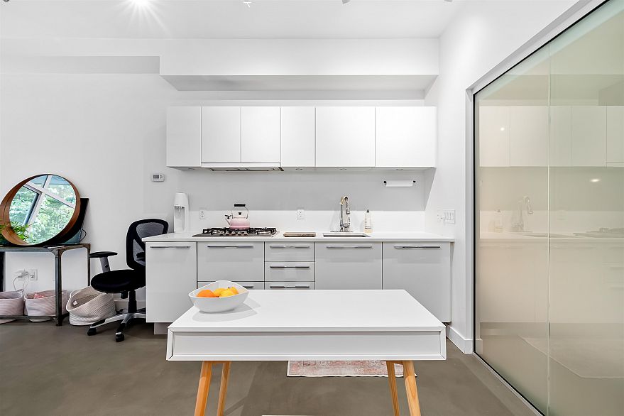 226 108 E 1st Avenue