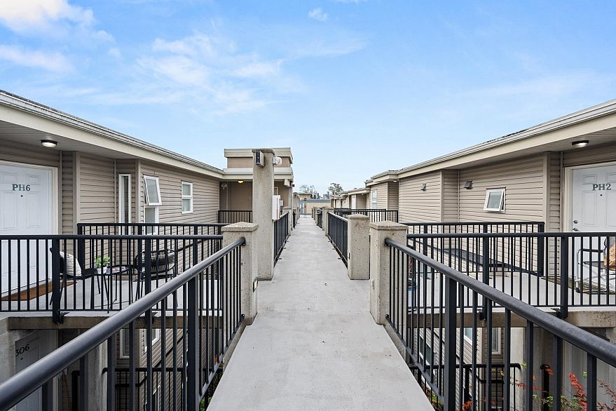 PH6 2265 E Hastings Street