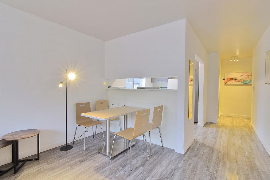 105 1540 HARO STREET, Vancouver BC V6G 1G6