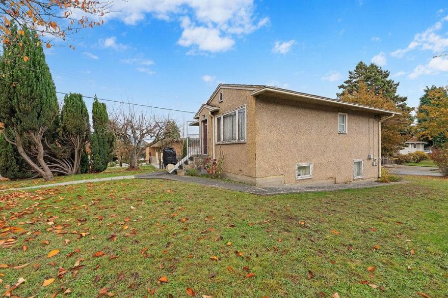 4868 Commercial Street