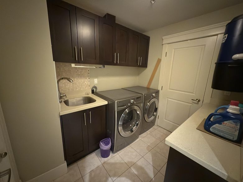 7689 Jasper Crescent