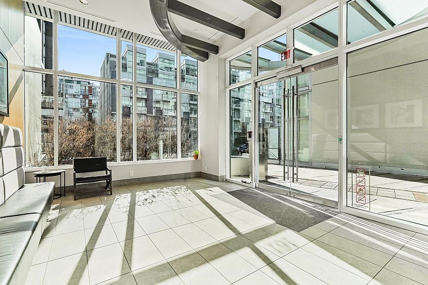 803 161 E 1st Avenue